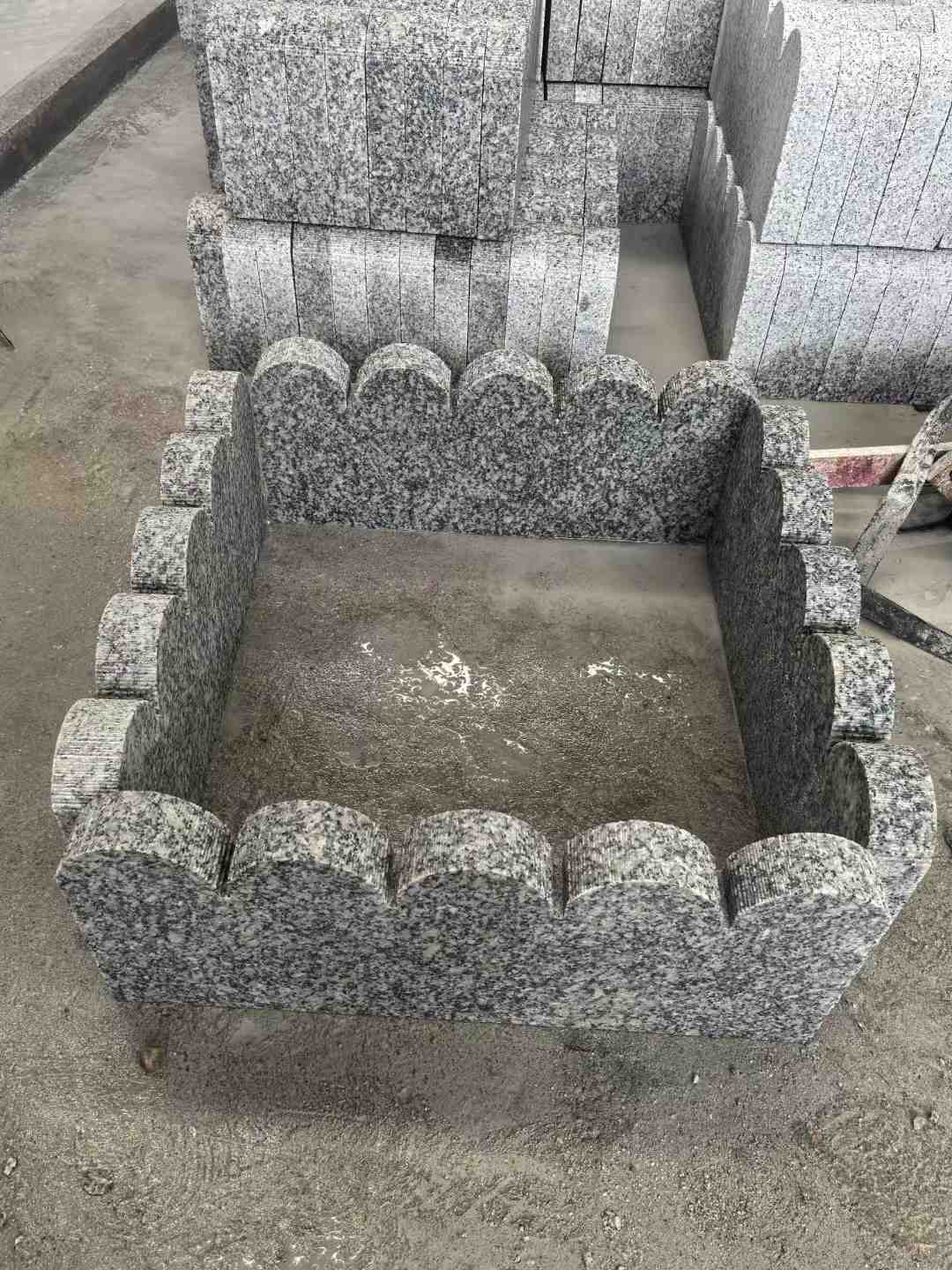 中卫 花边石、花坛围栏石、花池界石、菜园栅栏石、镶边石、波浪状界石介绍