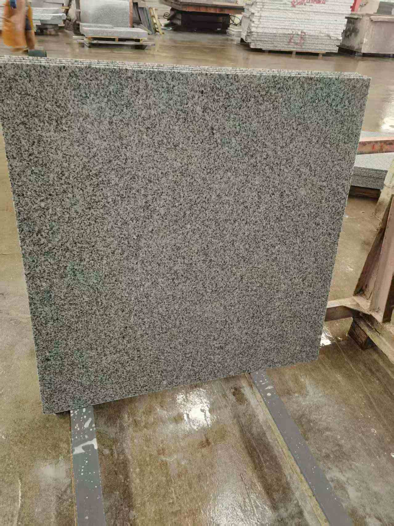 中卫 芝麻白光面900*900，高地铁标准