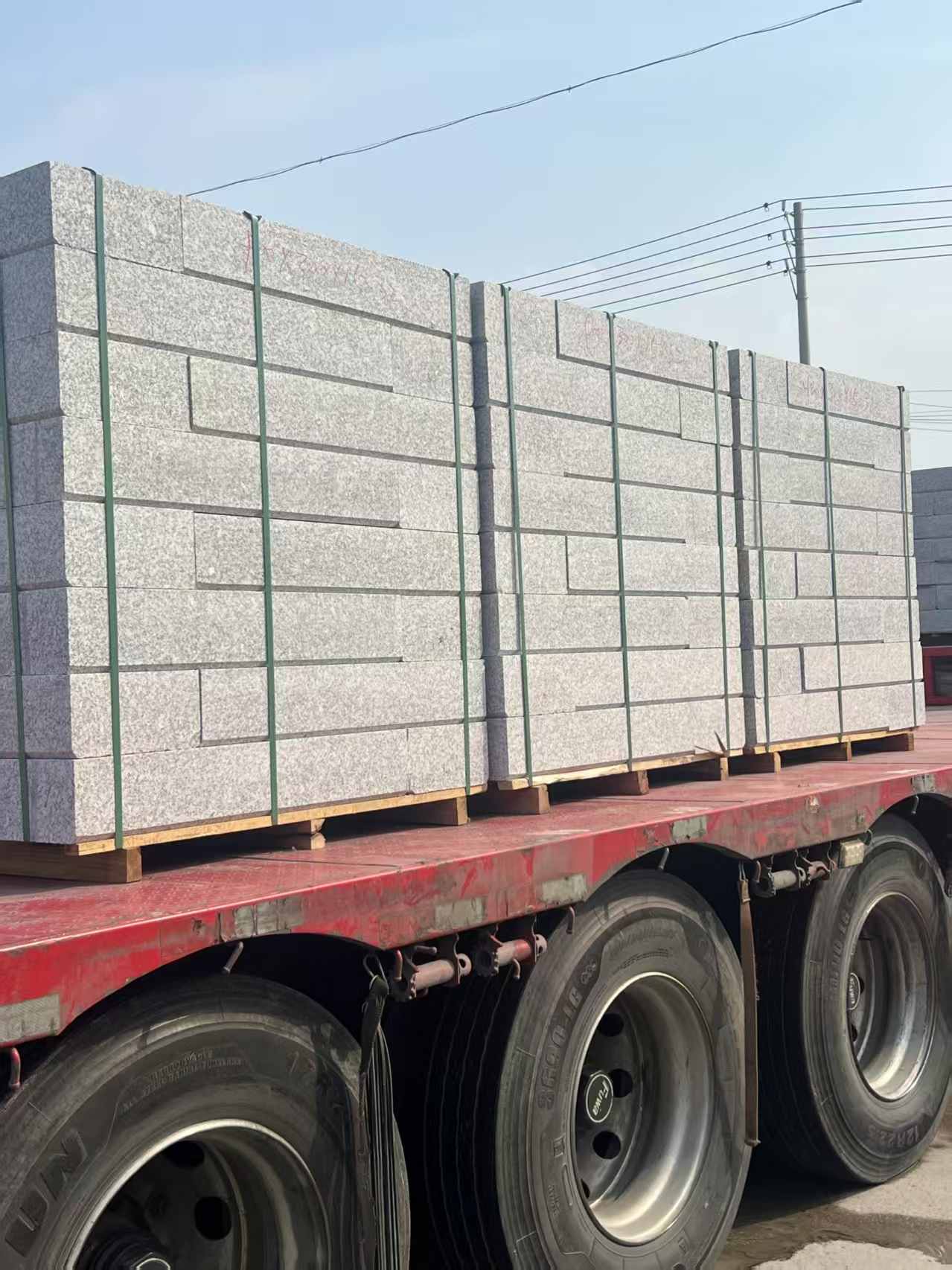 中卫 芙蓉白路沿石装车