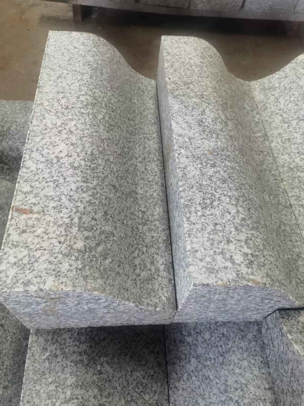 中卫芙蓉白S型拉丝面路沿石